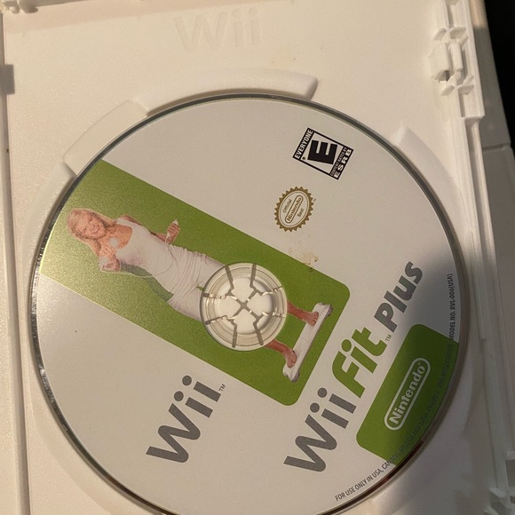 Wii Fit Bundle - Picture 3 of 3